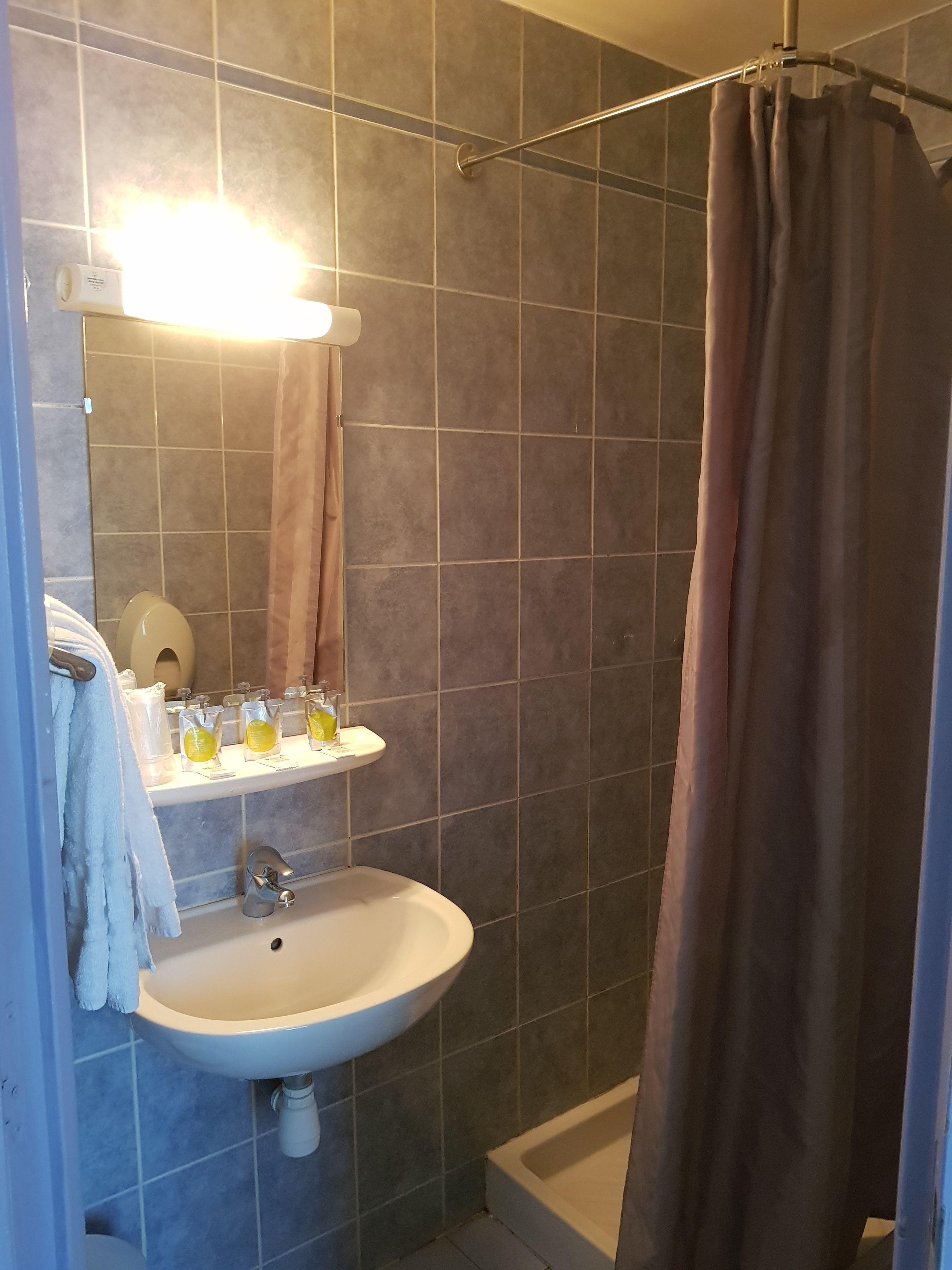 Hotel Le Saint-Hubert - Gare De Lyon Bastille